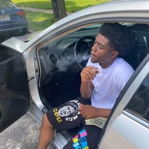 Meet your Posher, Elijah